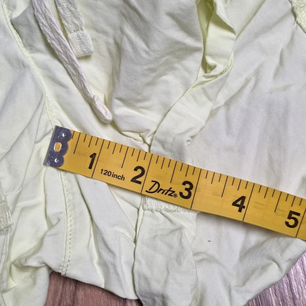 Lou & Grey Casual‎ Shorts Women's Size M Light Green Cotton Drawstring Waist